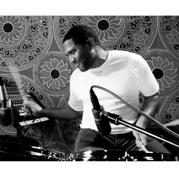 Robert Glasper - "Mood" (2-LP SET · AUDIOPHILE 180 GR. VINYL) GATEFOLD - Image 3